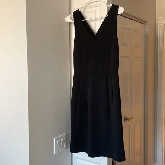 *NWT* Banana Republic Black Bow Back Dress - Picture 5 of 6